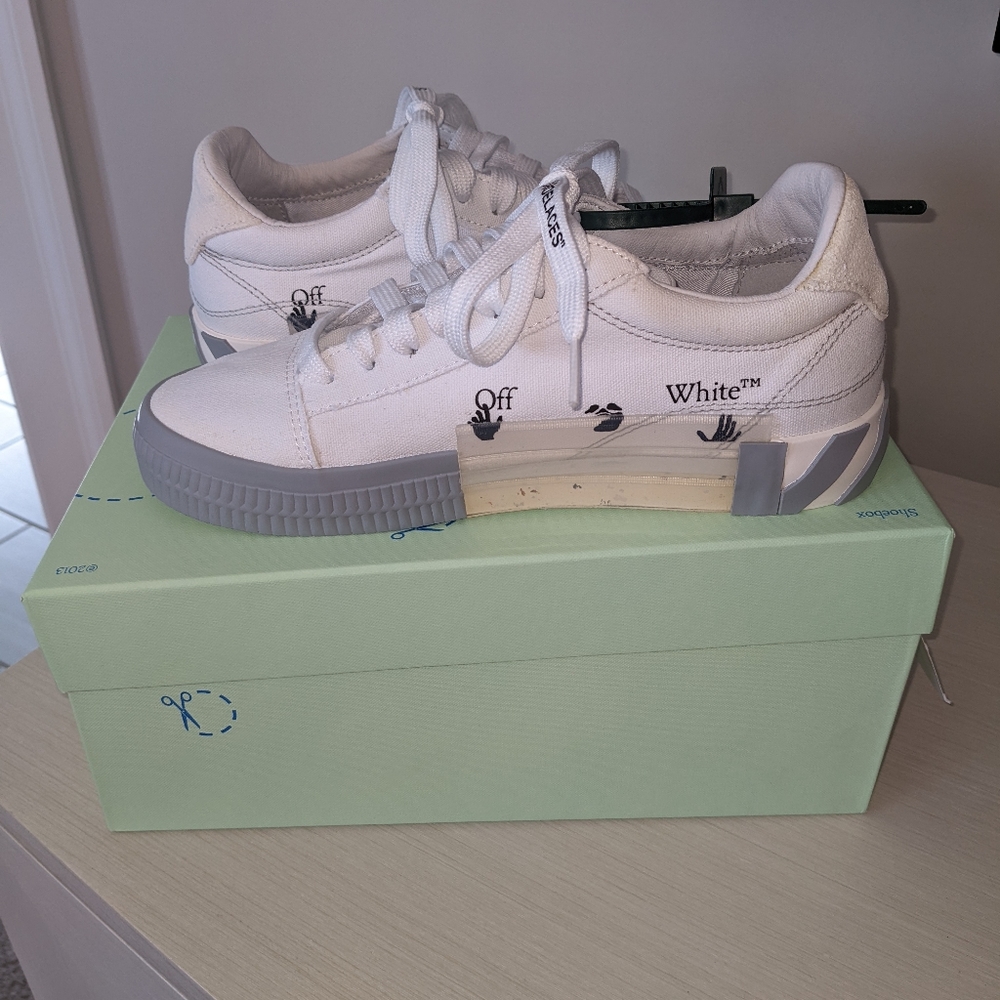 Off-White Black & White Vulcanized Sneakers